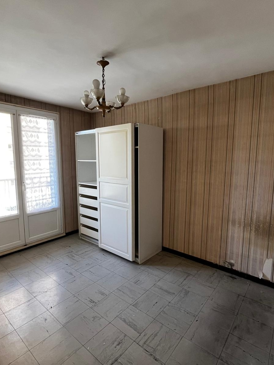 Débarras appartement Marseille 13005 : grand volume Boulevard Jeanne d'Arc 4 chambre vide débarras marseille 13005